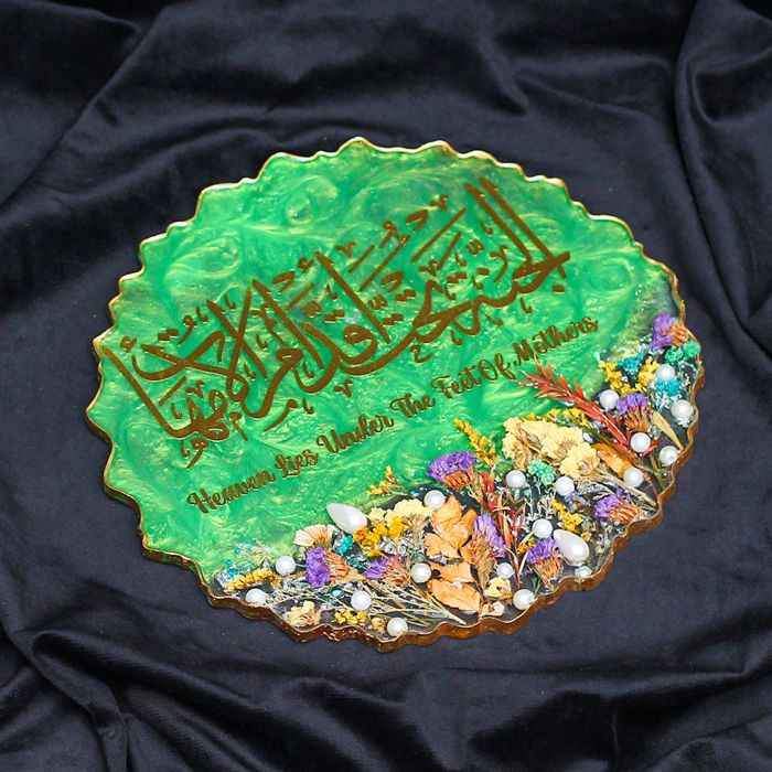 Resin Green Hadees with Rich Floral Decor & Metal Holder