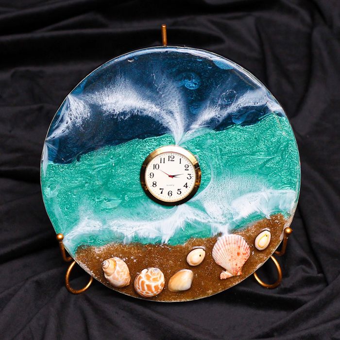 Resin Ocean Sea View Table Clock with metal holder