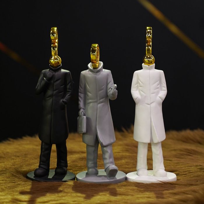 Symbolic Head Statue