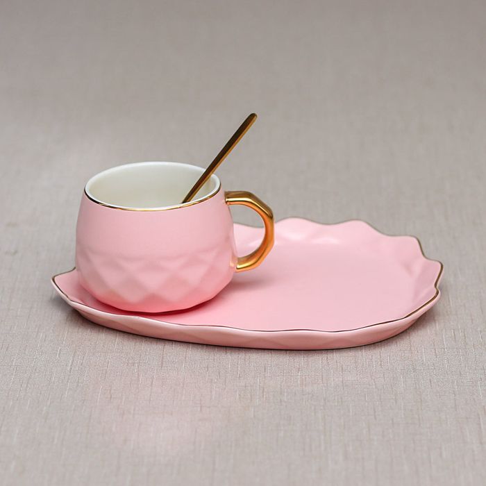 Luxury Diamond style cup & zigzag Saucer with golden spoon