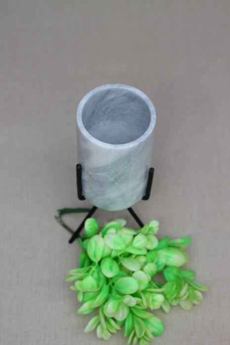 Cup Style Vase with Stand